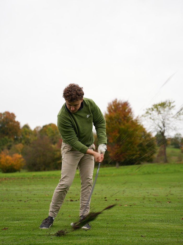 Impact mit Divot